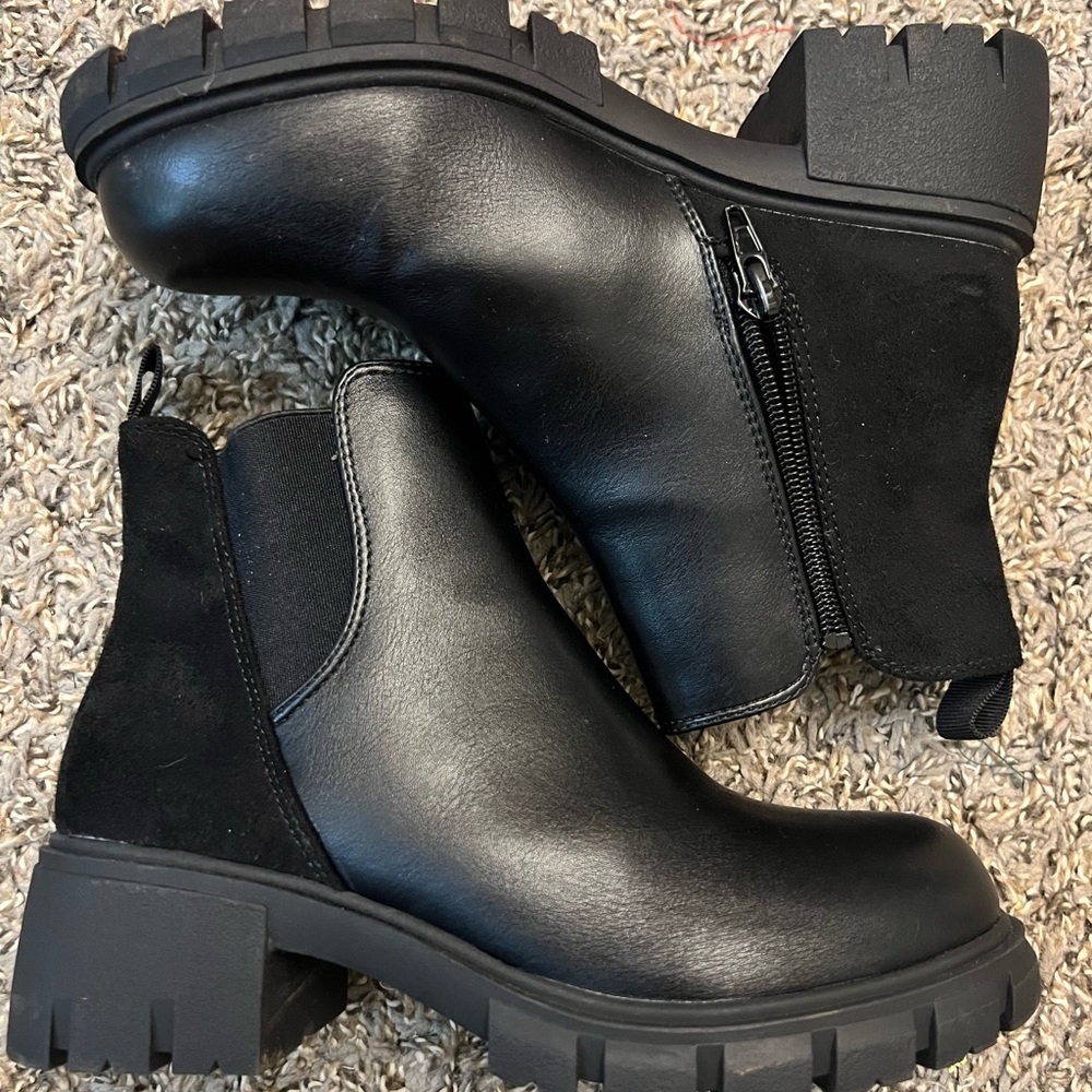 Black Chelsea boots